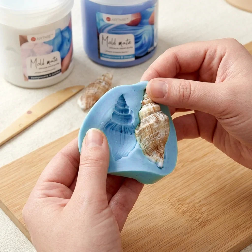Removing the original from the finished flexible silicone mold