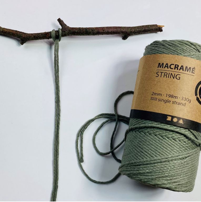 Making a macramé leaf decoration from cord
