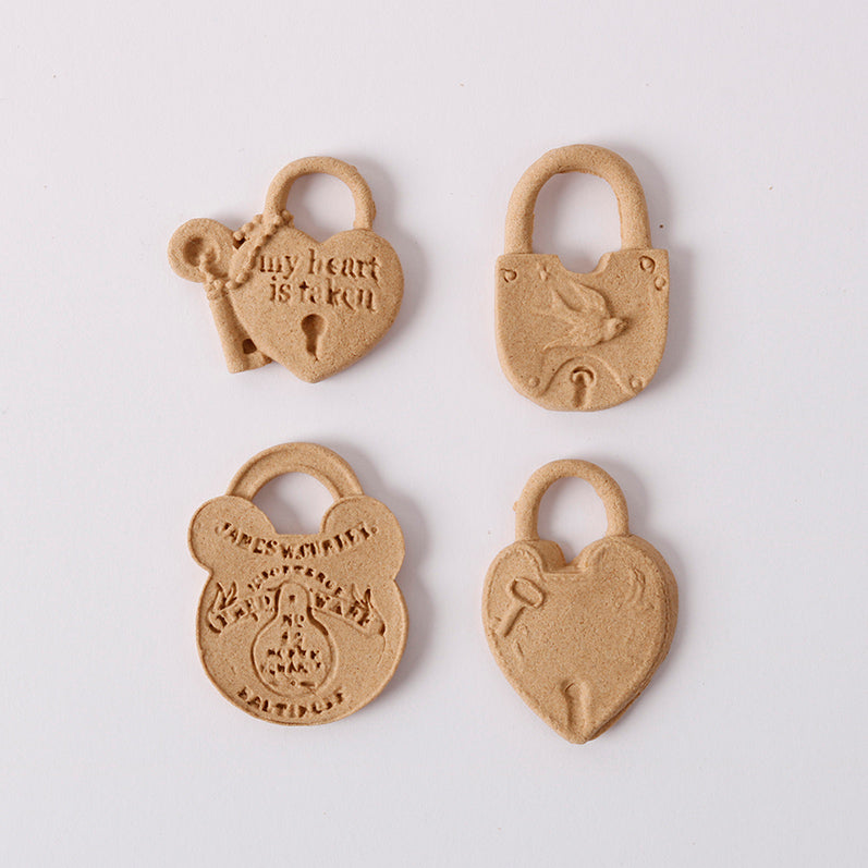 Pentart flexibel houten ornament sloten 3 × 2,5 cm, 4 stuks